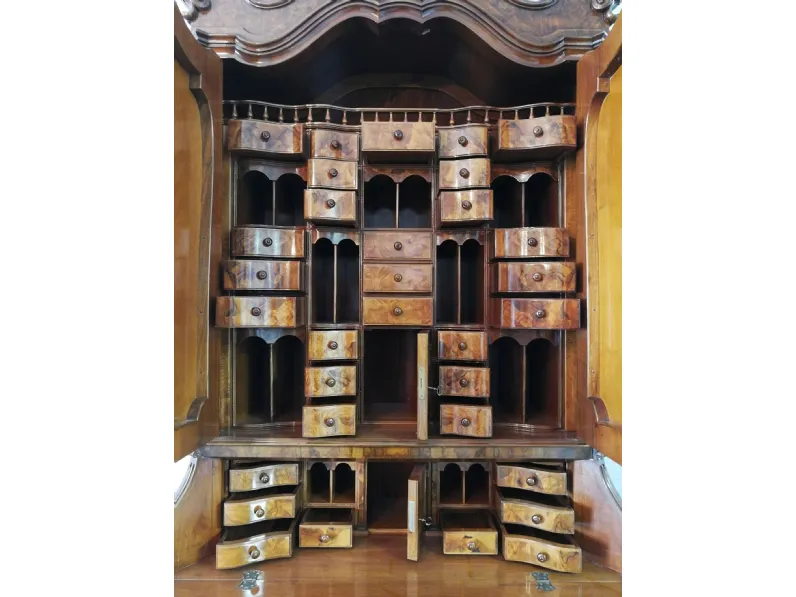 Complemento d'antiquariato in stile rinascimentale in Offerta Outlet