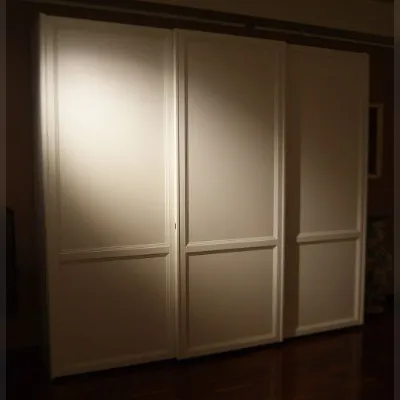 Armadio imperiale classico con ante scorrevoli, scontato del 30%. Max 75 cm.