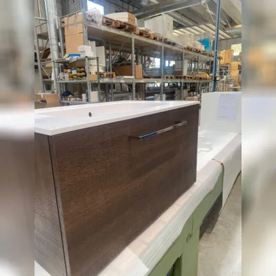Arreda la tua sala da bagno con Yumi tranché di Arlexitalia a prezzo scontato!