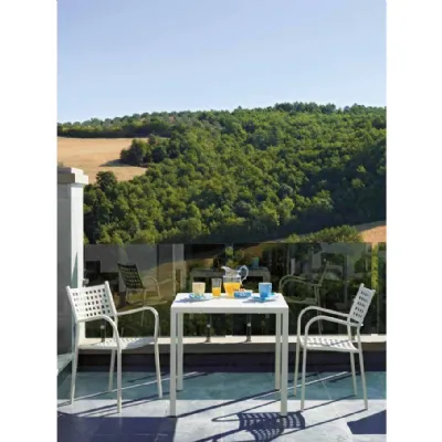 Tavolo quatris 80 x 80 bianco con 2 poltroncina alice Arredo Giardino Vermobil IN OFFERTA