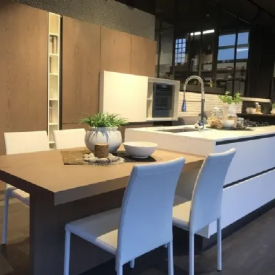 Crea una cucina moderna bianca con isola di Clover Lube a soli 11900€!