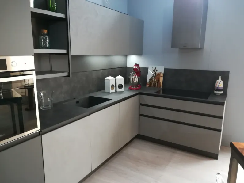 Cucina ad angolo in laminato materico antracite Kal  a prezzo scontato