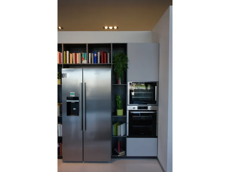 Scopri la cucina Delinea Scavolini, grigio moderno ad angolo a 13500!