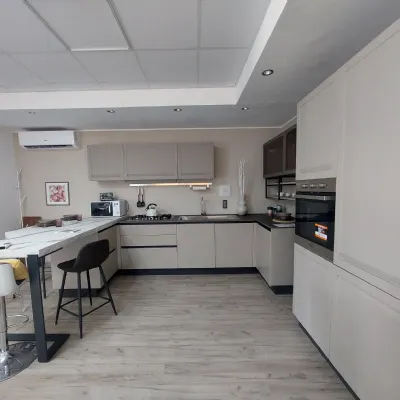 Cucina ad angolo Round Lube cucine con uno sconto vantaggioso