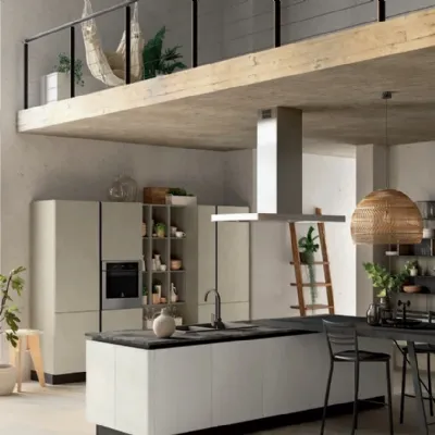 Cucina ad isola in laminato materico grigio Cucina maxi colonne industria con isola   e piano pensola in offerta    a prezzo scontato