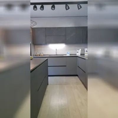 Cucina Metropolis moderna ad isola antracite Stosa scontata 55%.