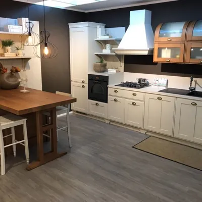 Cucina a prezzo ribassato lineare classica Favilla Scavolini