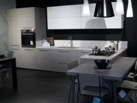 Cucina moderna grigia con penisola Astra Mood a 7995. Massimo stile!