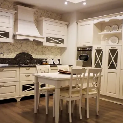 Cucina bianca classica lineare Agnese Lube cucine