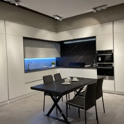 Cucina bianca moderna ad angolo Cv 615 oyster Veneta cucine a soli 11500€