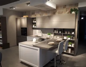 Cucina bianca moderna con penisola Cucina veneta cucine modello milano laccata Veneta cucine a soli 12000€