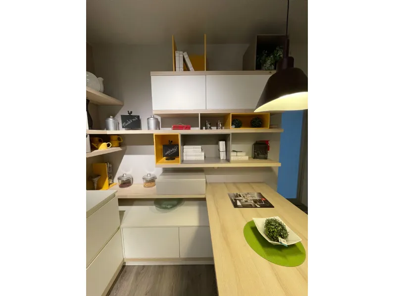 Cucina bianca moderna con penisola Foodshelf Scavolini