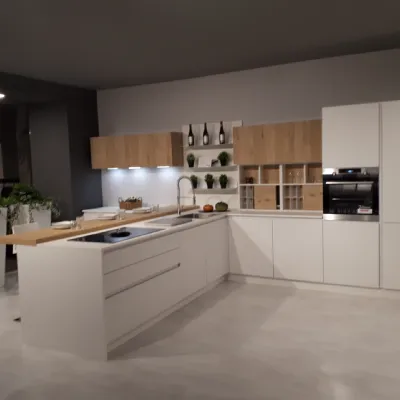 Cucina bianca moderna con penisola Kate Zecchinon in offerta