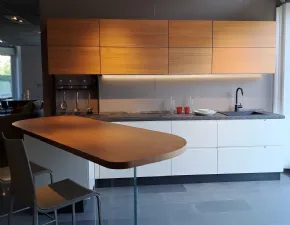 Cucina bianca moderna con penisola Luna Lube cucine a soli 9500