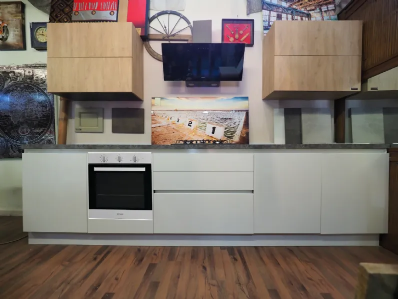 Cucina bianca moderna lineare white e rovere oak Nuovi mondi cucine in offerta