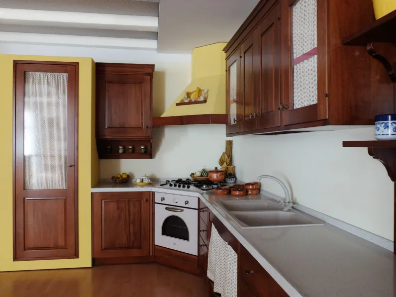 Cucina ad angolo in legno modello Legno massello ad un prezzo riservato 