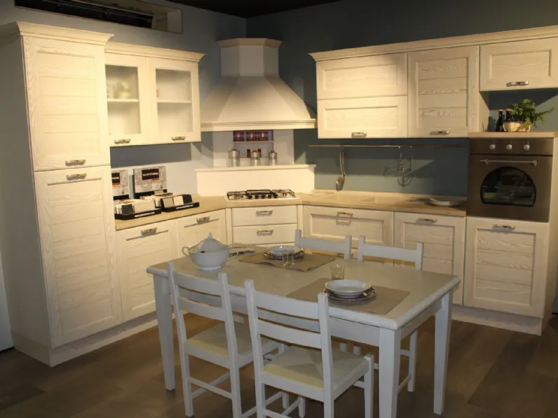 Cucina Claudia country magnolia ad angolo Lube cucine