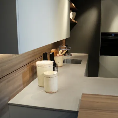 Cucina con penisola in polimerico opaco a prezzo ribassato