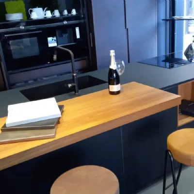 Cucina antracite design ad isola As 1o line in multistrato fenix Antares a soli 6000€