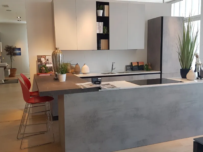 Cucina grigio design ad isola Evolution Scavolini in Offerta Outlet