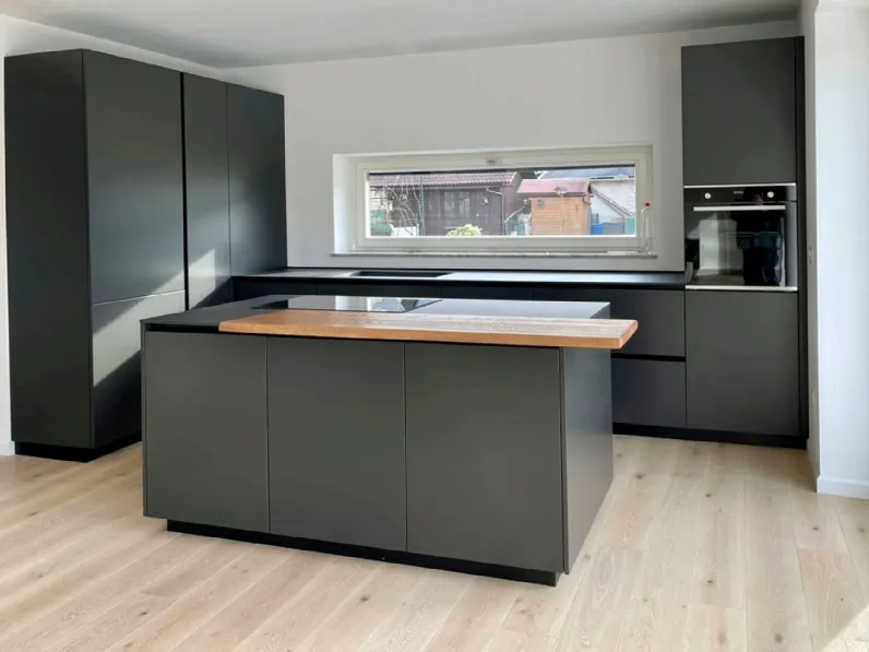 Cucina grigio design ad isola Ingrosso cucine moderne icm31 Primopiano cucine
