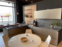 Cucina grigio design con penisola Lab vetro k3 Binova scontata