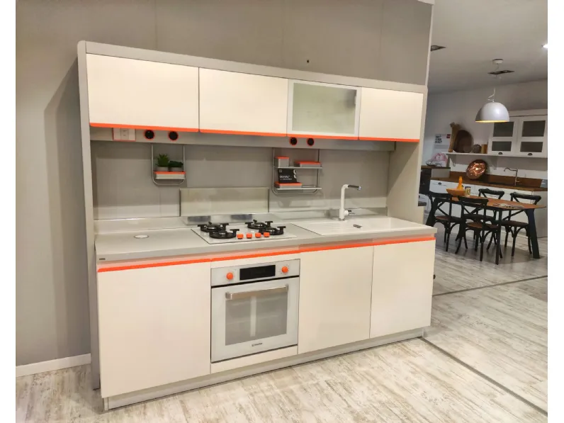 Scopri la cucina Scavolini in nobilitato a -51%! Outlet prezzi!