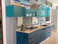 Cucina lineare in laccato lucido azzurra Alicante a prezzo scontato