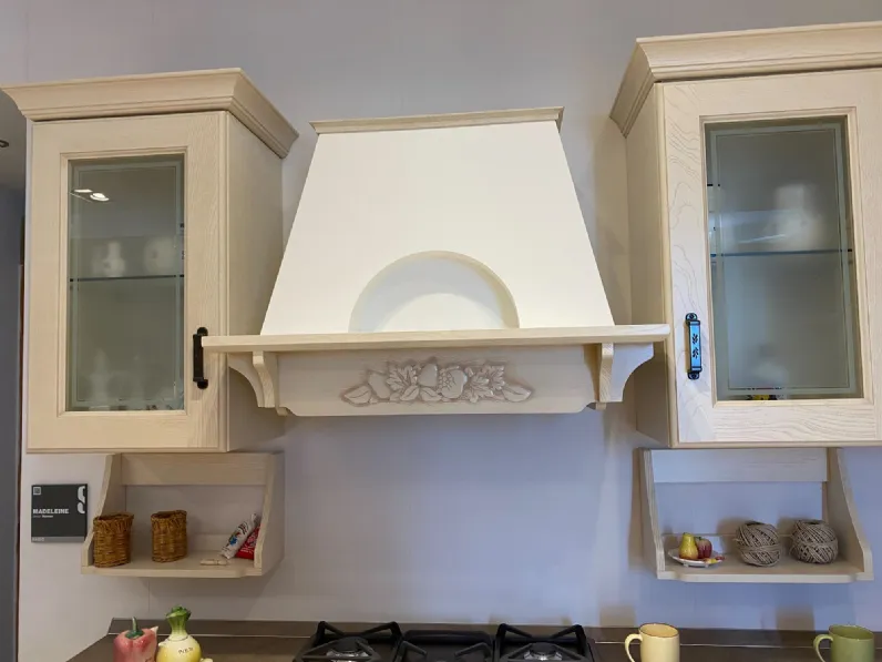 Cucina Madeleine  classica magnolia ad angolo Scavolini