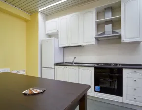 Cucina lineare bianca in laccato opaco MDF a prezzo scontato.