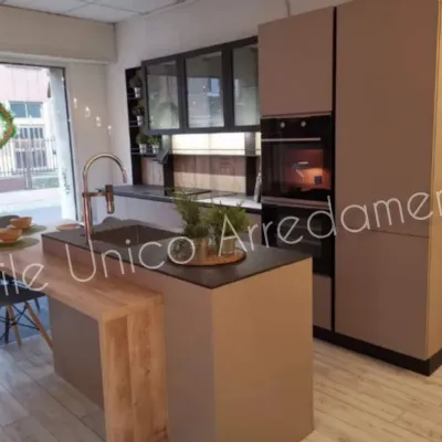 Cucina rovere moro moderna ad isola Chloe Colombini casa a soli 8700€