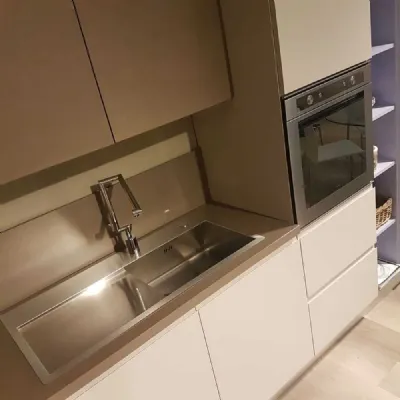 Cucina moderna ad angolo Lube cucine Linda a prezzo scontato