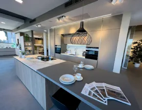 Cucina moderna ad isola Veneta cucine Lounge a prezzo scontato