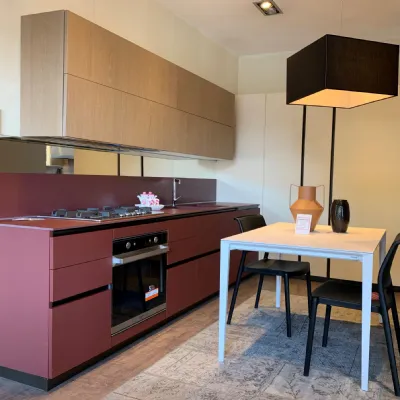 Scopri la cucina Scavolini Liberamente a prezzo scontato del 60%. Un'occasione imperdibile!