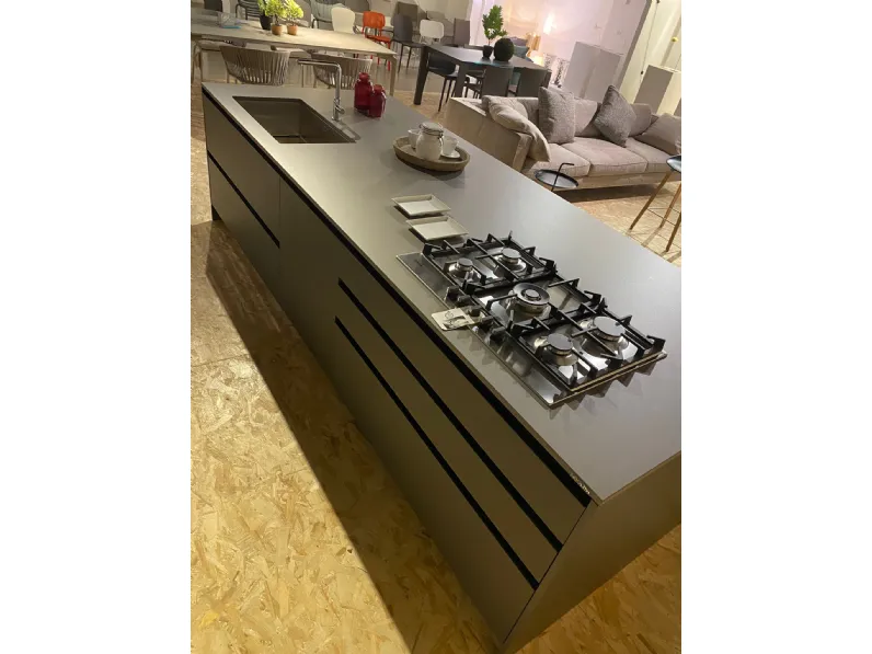 Cucina moderna grigio Arredo3 ad isola Kal scontata