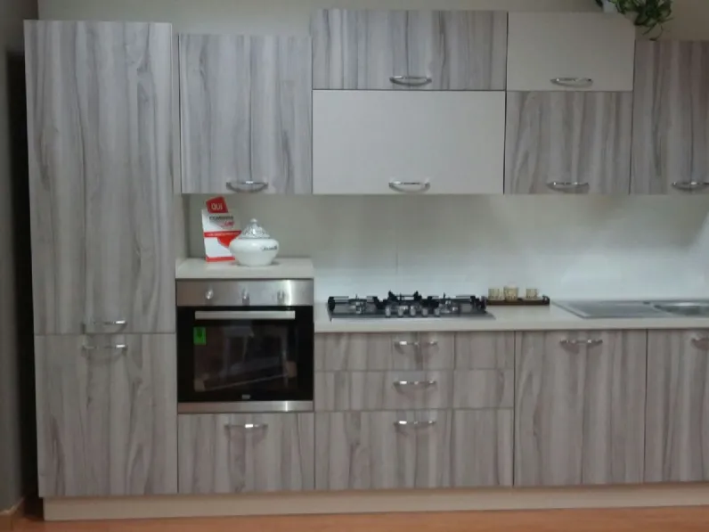 Cucina moderna lineare di Net cucine New smart 330 a prezzo ribassato