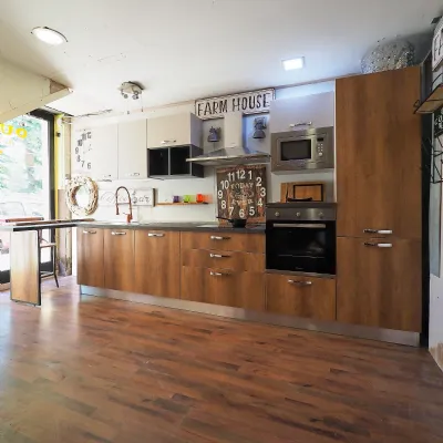 CUCINA Nuovi mondi cucine con penisola Cucina moderna  con penisola e colonne  SCONTATA
