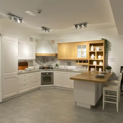 Cucina Pavese classica bianca con penisola Veneta cucine scontata 59%