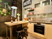 Cucina Scavolini industriale con penisola magnolia in legno Diesel social kitchen 
