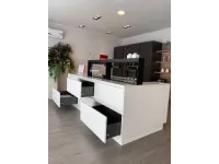 Scopri l'Offerta Outlet sulla Cucina bianca moderna ad isola Liberamente Scavolini.