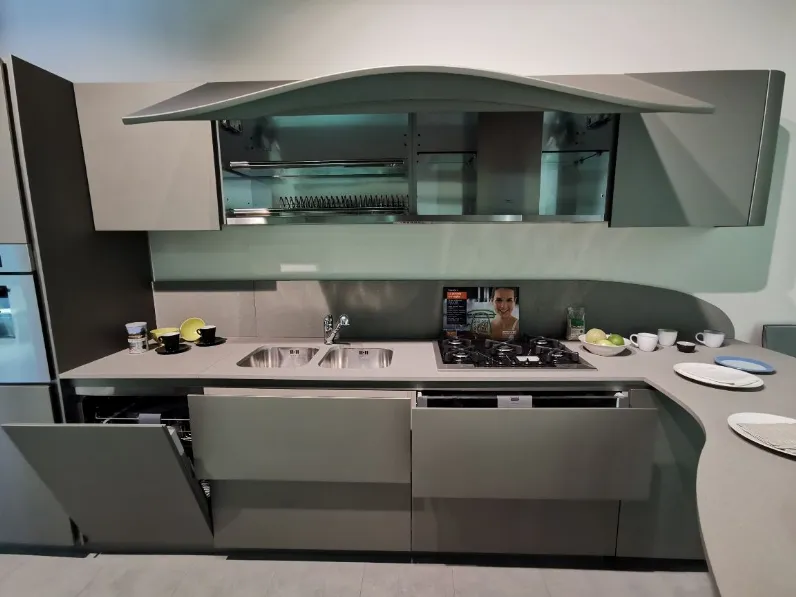 Cucina Snaidero design con penisola grigio in laccato opaco Ola 20