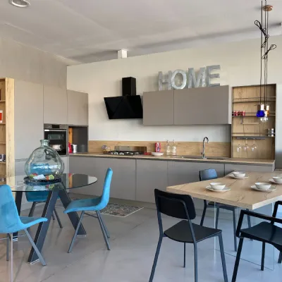 Cucina Stosa moderna con penisola rovere chiaro in legno Cucina infinity