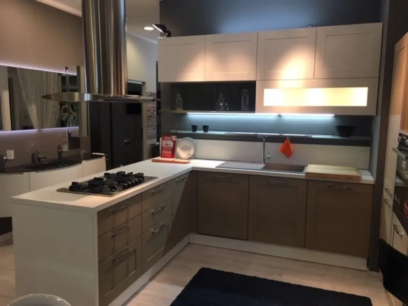 Cucina tortora moderna ad angolo Raimbow Scavolini scontata