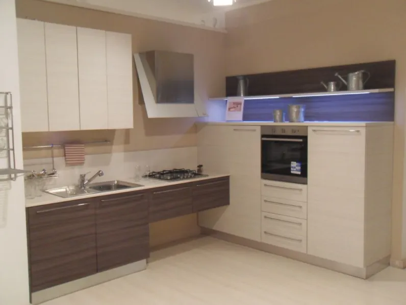 Cucina Veronica moderna rovere chiaro ad angolo Mobilegno scontata 62%