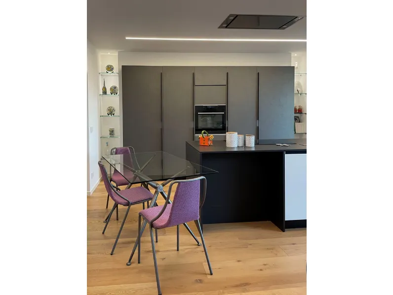 Design Sirius Vismap in Offerta Outlet: cucina grigia per architetti.