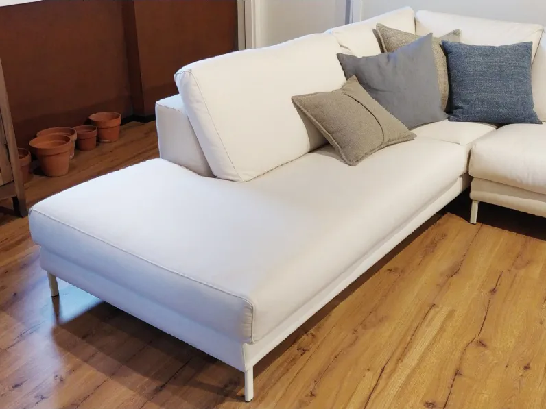 Scopri il divano angolare Artis Ditre Italia a prezzo scontato del 28%!