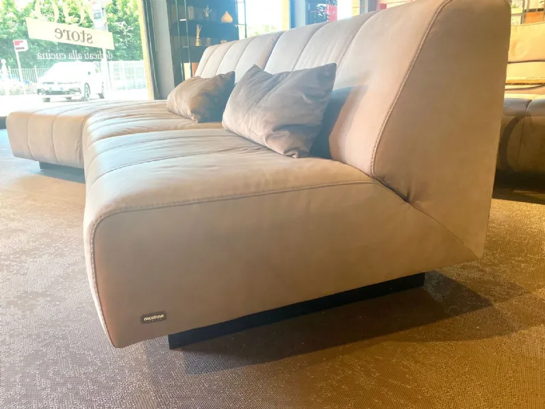 Scopri il divano angolare Zara Nicoline in OFFERTA con uno sconto del 65%!