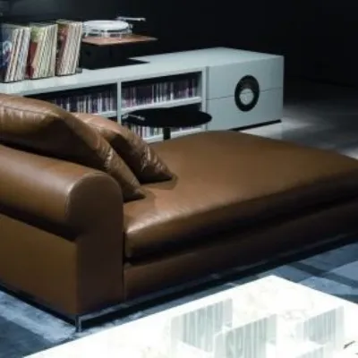 Divano relax a 2 posti Breton chaise longue di Minotti: prezzo su richiesta 