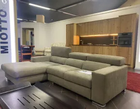 Divano Star Errebi con penisola: prezzi outlet per progettista interni.