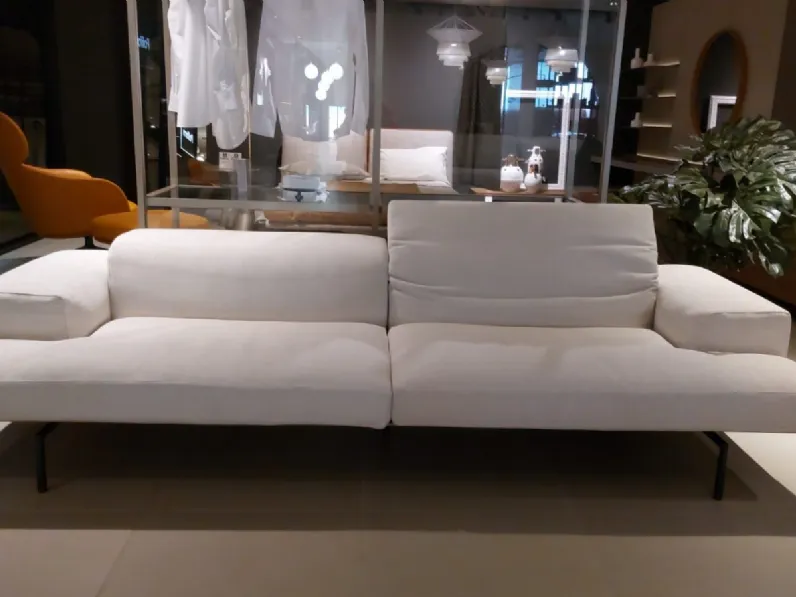 Divano design tessuto Sumo di Living divani con sconto del - 50%